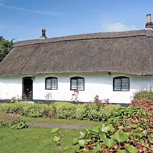Holiday home Childe Of Hale - 27896, Hale (Merseyside)